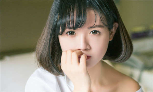 曲江人工助孕和试管的区别，你了解吗？这两个关键词是在不孕不育家庭中经常被提及的话题，尤其对于那些渴望拥有自己孩子的父母来说，理解这些差异至关重要。人工助孕，通常指人工授精，它是在女性的排卵期，通过注射受精卵来提高受孕的几率。而试管，通常是指试管婴儿技术（IVF），它则是在实验室中通过体外受精的方式，使卵子和精子结合形成胚胎，最后移植回女性体内。简单来说，人工助孕更注重于提高受孕的机会，而试管则是借助更