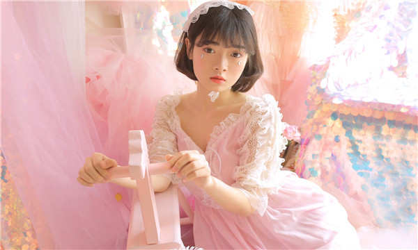 曲江供卵试管代怀生子多少钱？这一直是很多不孕不育家庭关注的话题。在中国，不孕不育的发生率越来越高，根据《中国不孕不育现状调研报告》显示，育龄夫妇的不孕不育率从20年前的3%增长至现在的12.5%-18.2%，患者人数高达6000万以上。在这样的背景下，许多家庭通过供卵试管来实现自己的生育梦想。那么，供卵试管代怀生子的费用到底是多少呢？